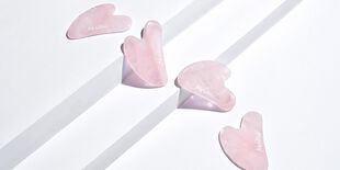 Votre gua sha en quartz rose Melvita
