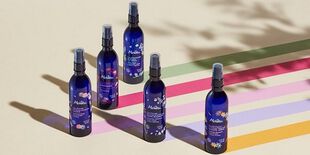 L'eau florale de lavande ou de géranium pour purifier et resserrer les pores de la peau