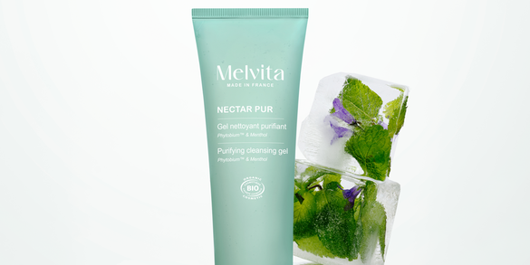 La gel&eacute;e d&eacute;maquillante Nectar Pur pour d&eacute;sincruster les pores des peaux mixtes &agrave; grasses