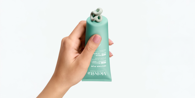 Le masque Nectar Pur &eacute;limine l'exc&egrave;s de s&eacute;bum et d&eacute;sincruste les pores de la peau gr&acirc;ce &agrave; ses microbilles exfoliantes