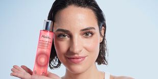 L'eau extraordinaire de roses : l'astuce bio en plus pour un regard éclatant